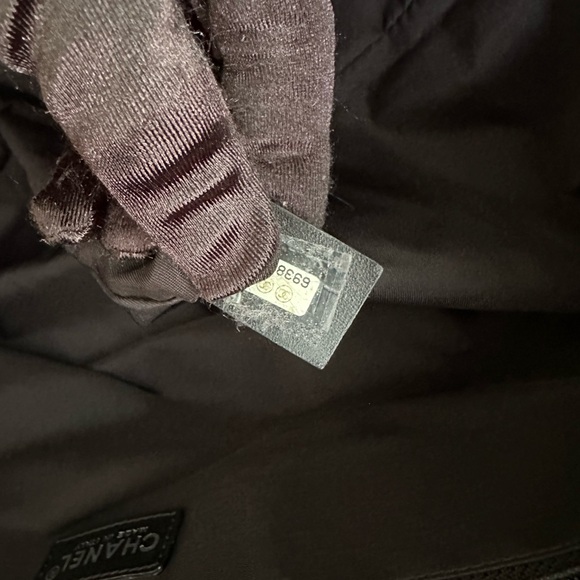 SOLD Travel Line Tote bag - Picture 8 of 17